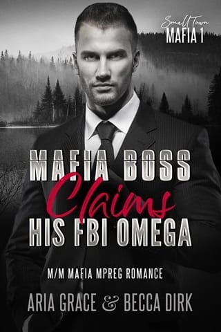 Mafia Boss Claims His FBI Omega (Small Town Mafia Book 1)