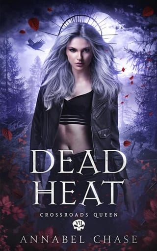 Dead Heat (Crossroads Queen Book 7)