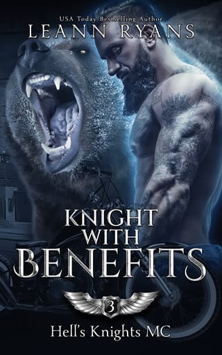 Knight With Benefits (Hell's Knights MC Book 3)